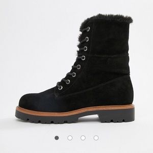 Suede hiker boots with faux fur lining